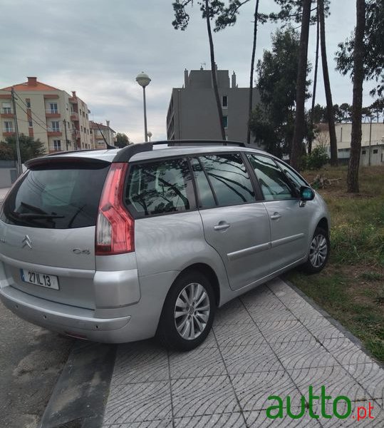 2009' Citroen C4 Grand Picasso photo #2