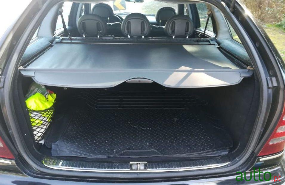 2002' Mercedes-Benz C-220 Cdi Avantgarde photo #3