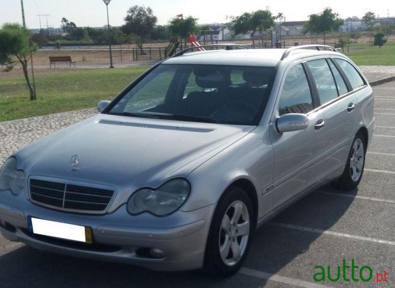 2003' Mercedes-Benz C-220 Cdi Classic photo #2