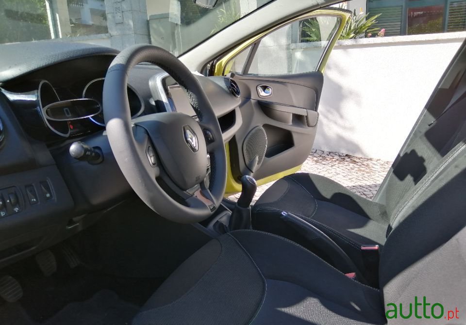 2014' Renault Clio photo #5