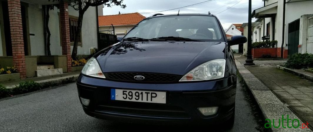 2002' Ford Focus Sw photo #3