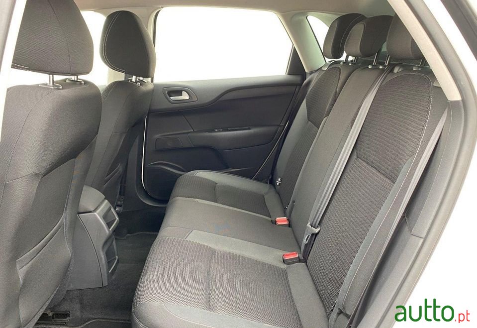 2016' Citroen C4 photo #6