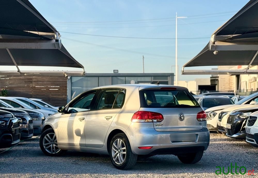 2011' Volkswagen Golf photo #5