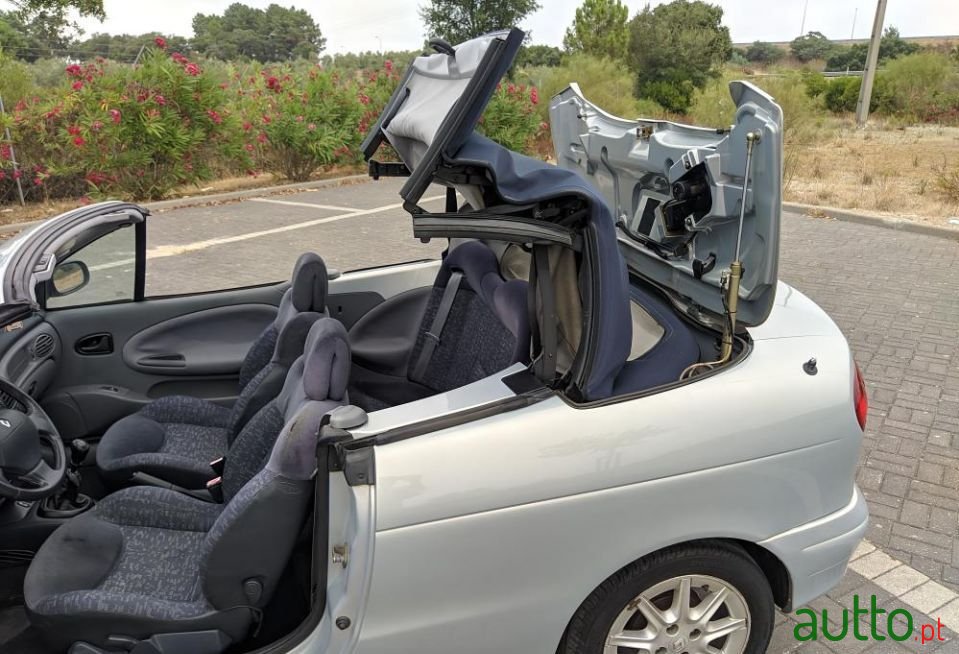 1999' Renault Megane photo #5