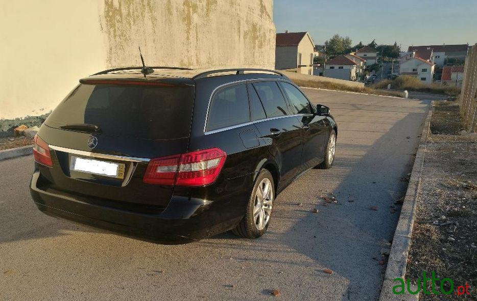 2012' Mercedes-Benz E-200 Cdi photo #1