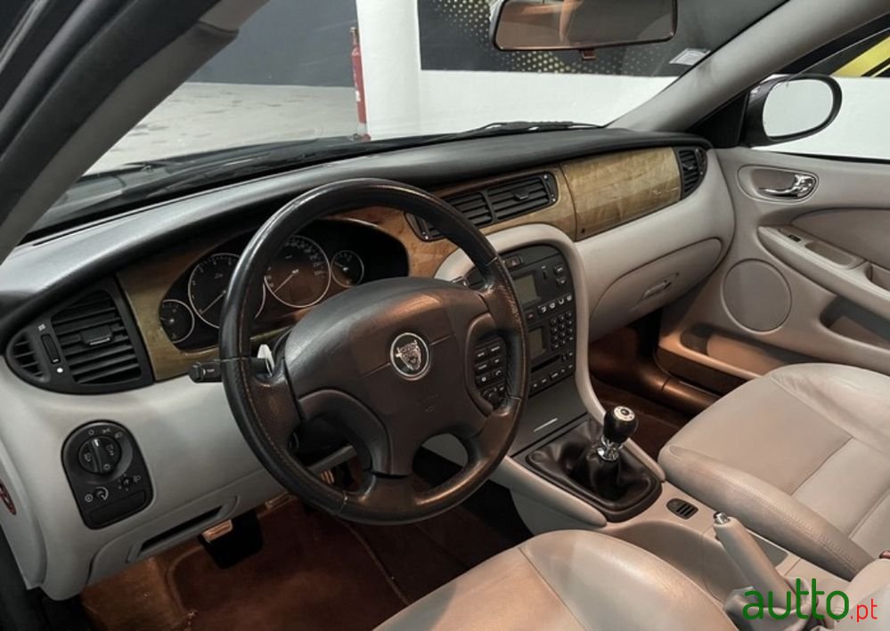 2003' Jaguar X-Type 2.5 Sport photo #3