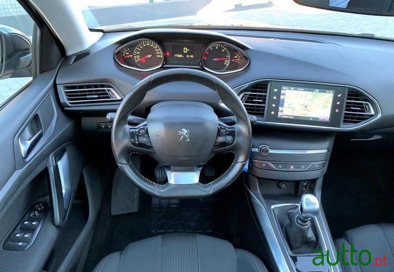 2014' Peugeot 308 photo #4