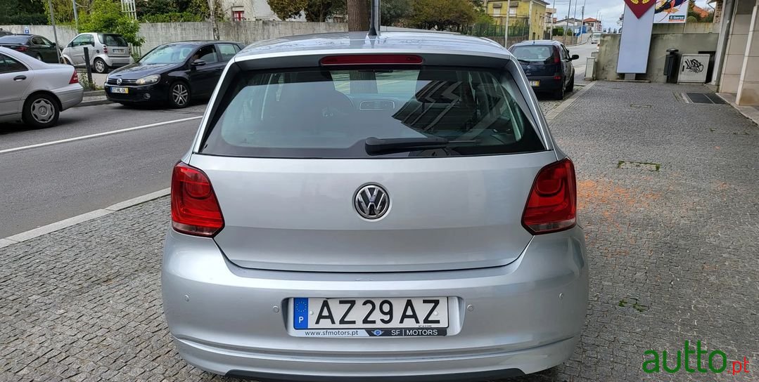 2010' Volkswagen Polo photo #5