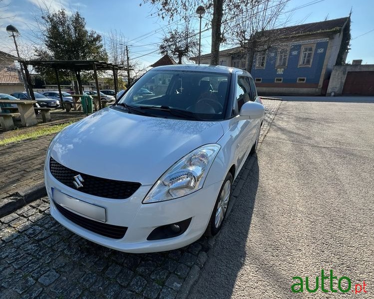 2012' Suzuki Swift 1.2 Vvt Glx photo #1