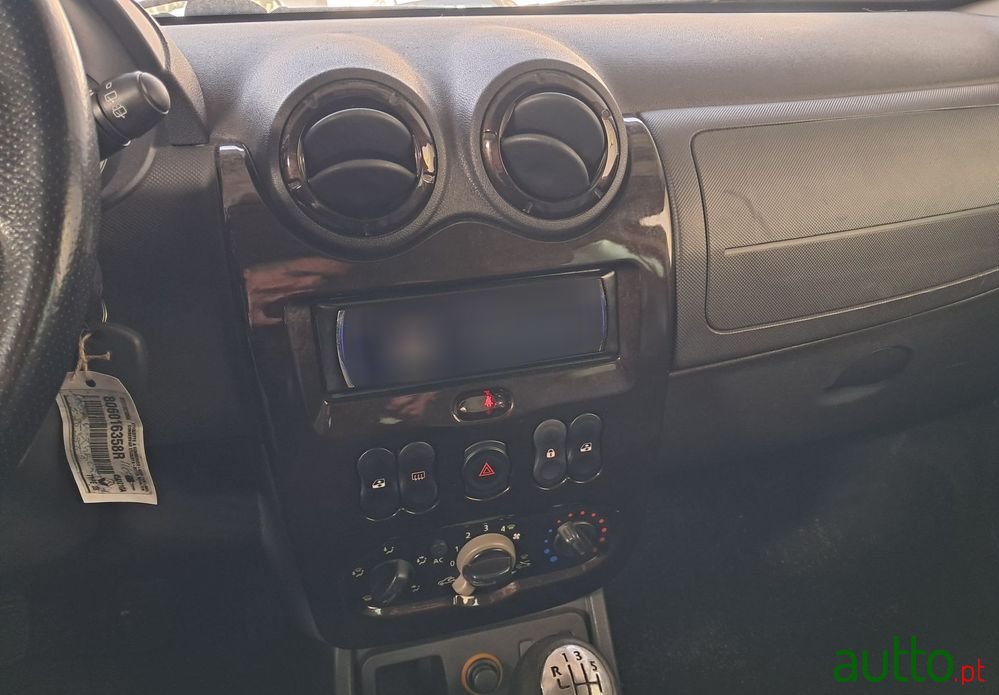 2011' Dacia Duster photo #6