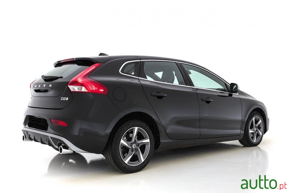 2018' Volvo V40 photo #6