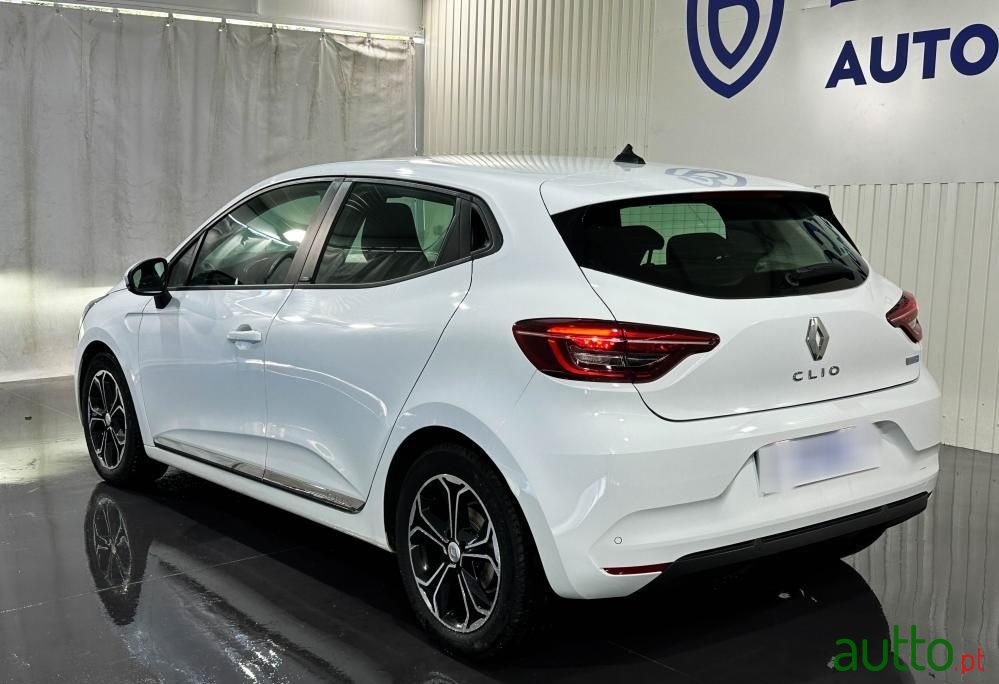 2021' Renault Clio 1.6 E-Tech Intens photo #6