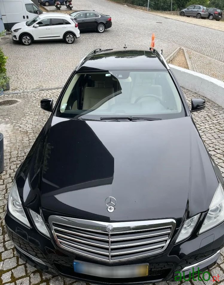 2010' Mercedes-Benz Classe E photo #3