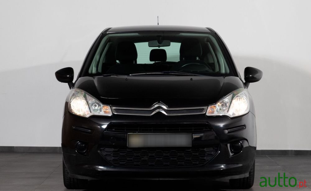 2014' Citroen C3 1.0 Vti Attraction photo #2