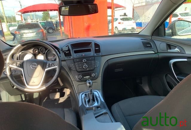 2010' Opel Insignia photo #6