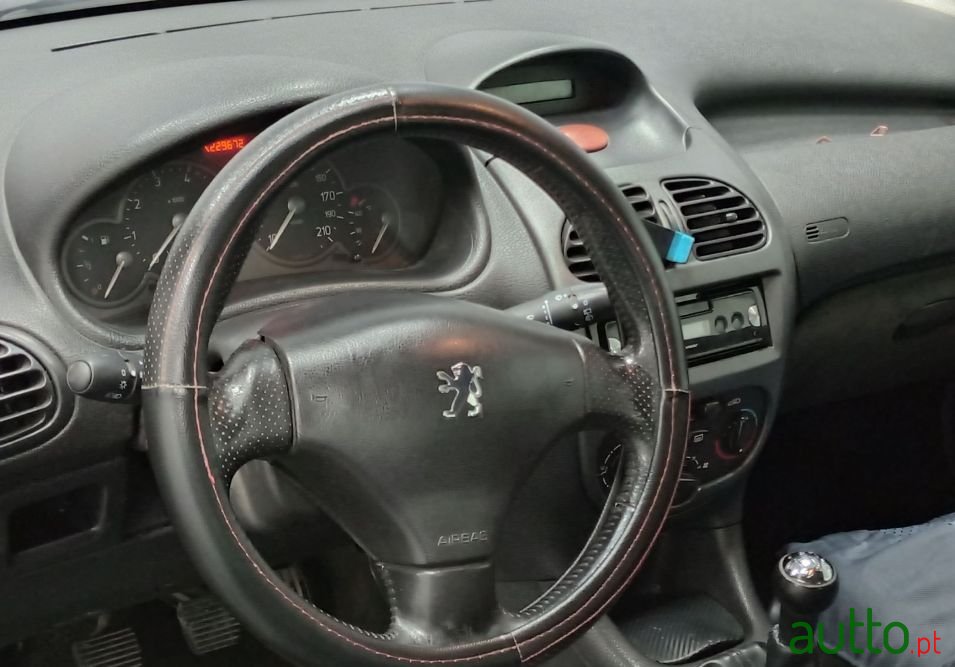 2001' Peugeot 206 photo #6
