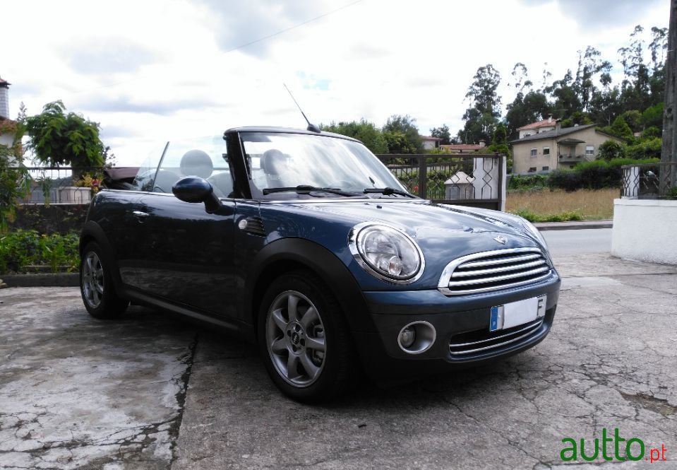 2009' MINI Cabrio Cooper photo #1