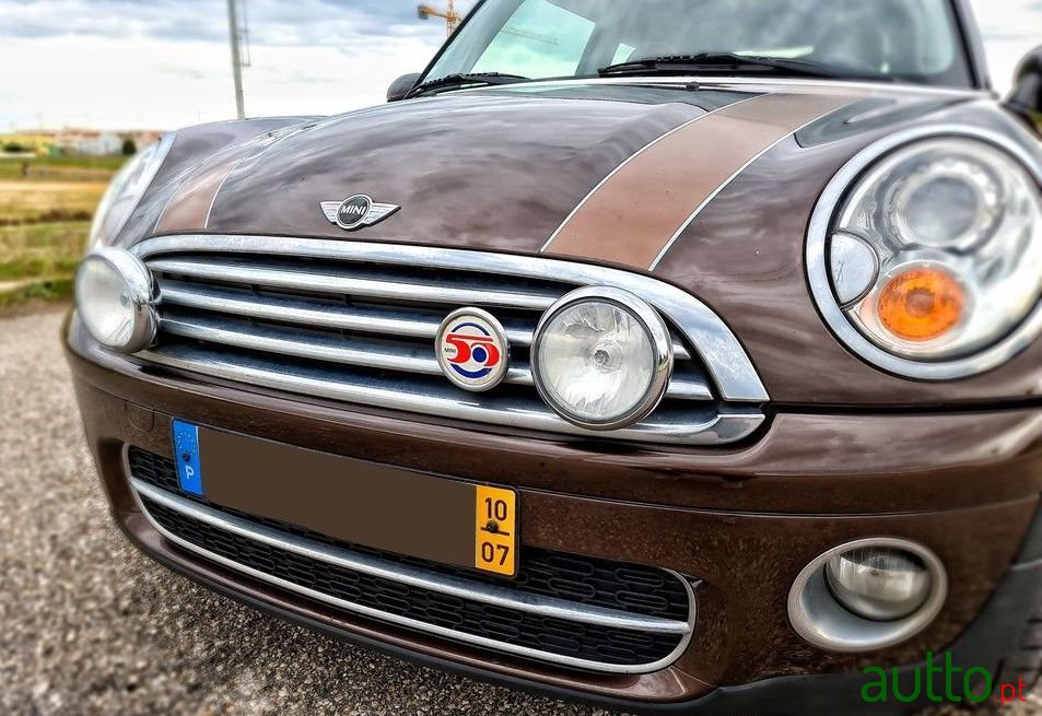 2010' MINI Cooper photo #2