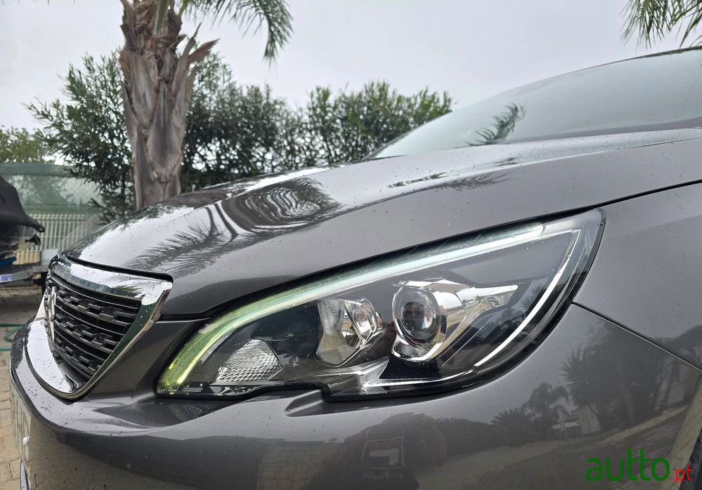 2018' Peugeot 308 Sw photo #3