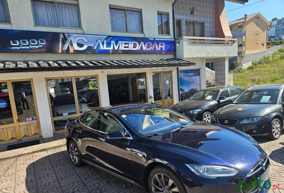 2015' Tesla Model S P85D photo #2