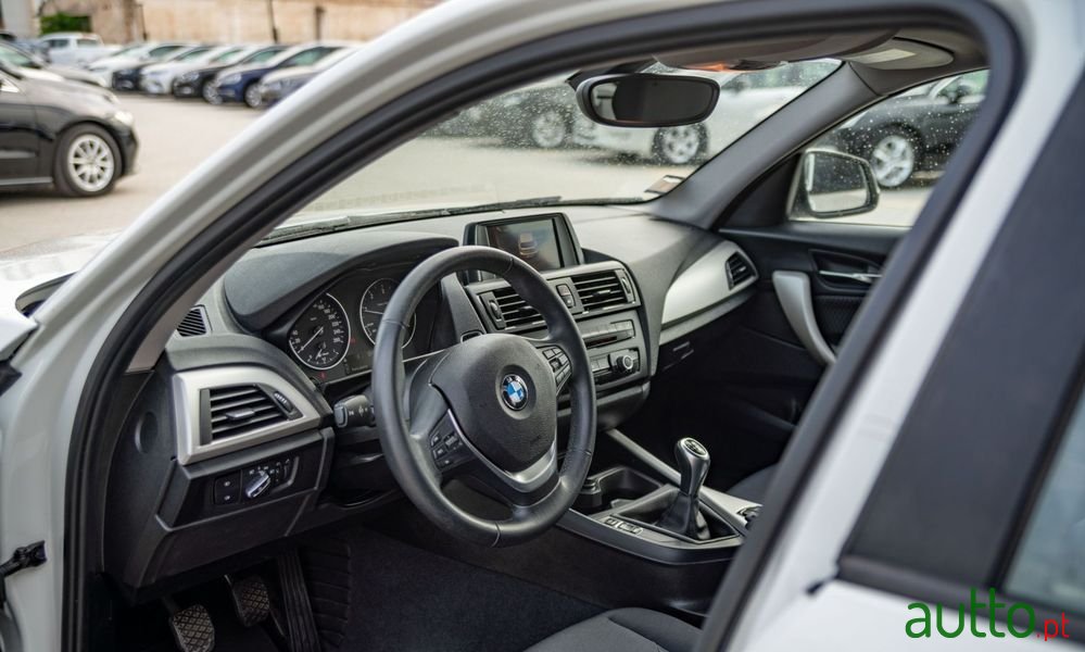 2014' BMW Série 1 D Efficientdynamics photo #3