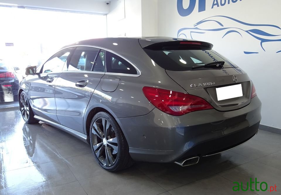 2016' Mercedes-Benz Cla-180 photo #4