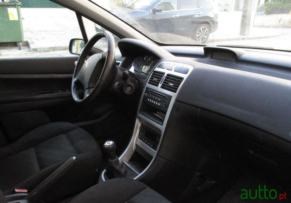 2006' Peugeot 307 Sw photo #2