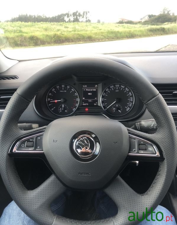 2014' Skoda Octavia Break photo #1