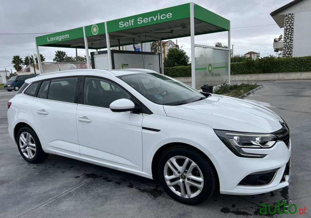2019' Renault Megane photo #3