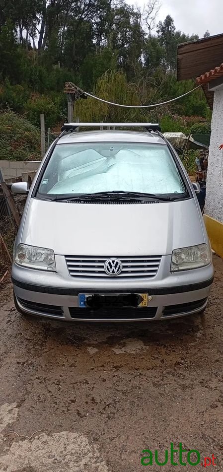 2001' Volkswagen Sharan 1.9 Tdi Confortline photo #1