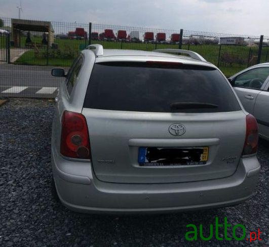 2009' Toyota Avensis Sw photo #3