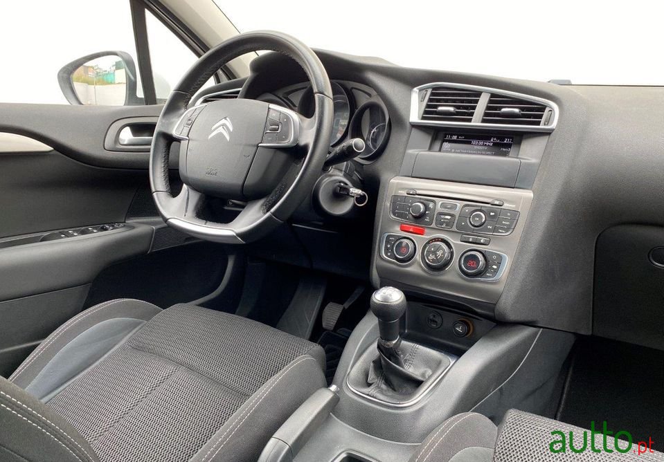 2016' Citroen C4 photo #5