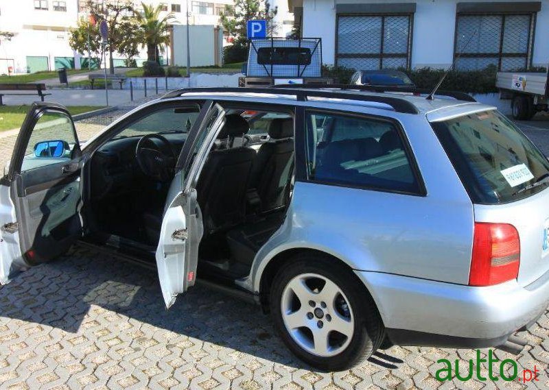 1999' Audi A4 Avant photo #2