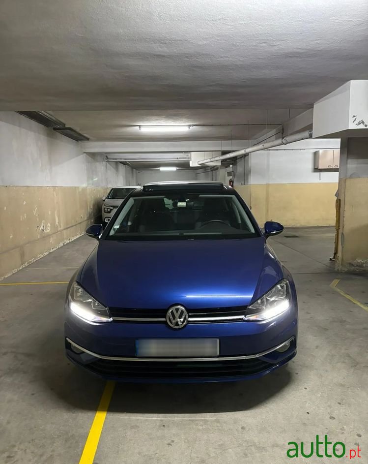 2020' Volkswagen Golf 1.0 Tsi photo #1