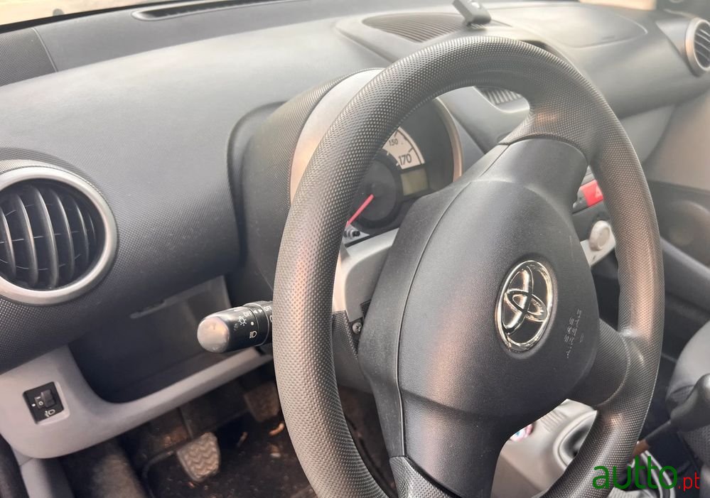 2009' Toyota Aygo 1.0 + Ac photo #1
