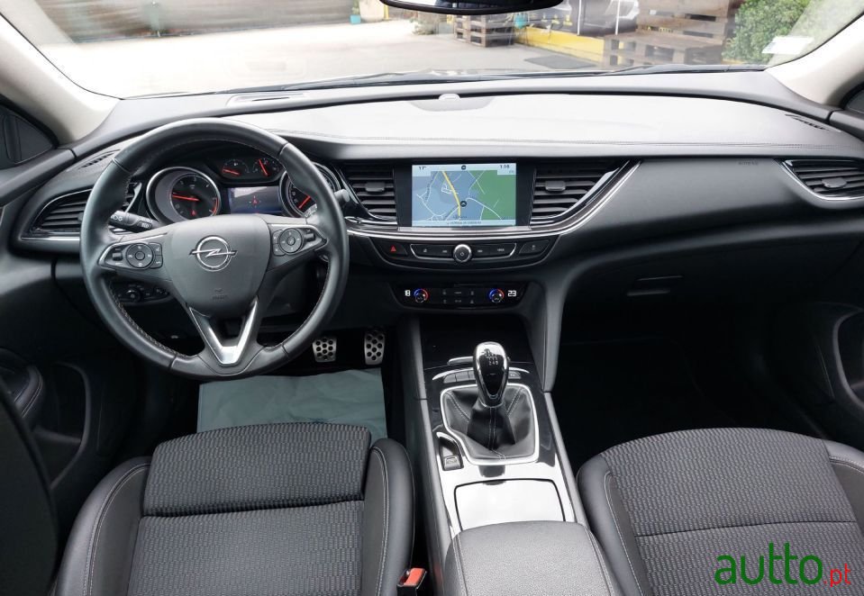 2018' Opel Insignia Grand Sport photo #4