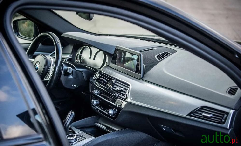 2017' BMW Série 5 D Pack M Auto photo #4