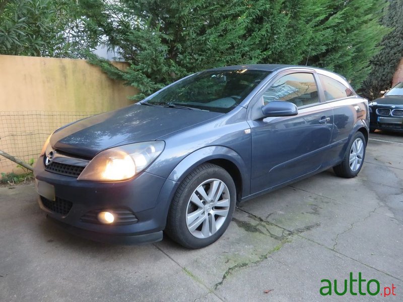 2008' Opel Astra Gtc 1.7 Cdti photo #3