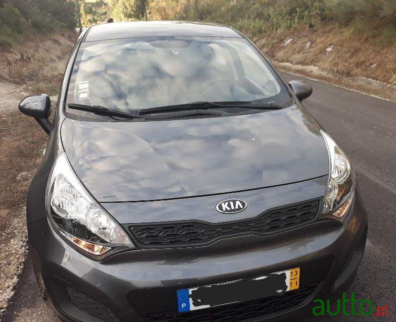 2013' Kia Rio 1.1 Crdi photo #2