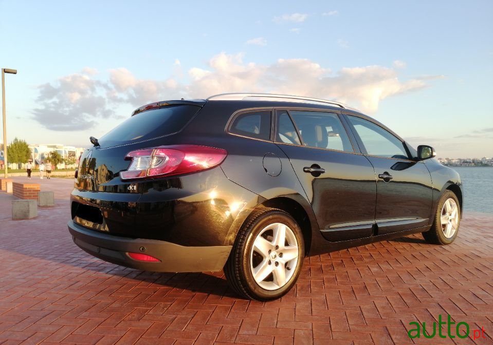 2015' Renault Megane Sport Tourer photo #4