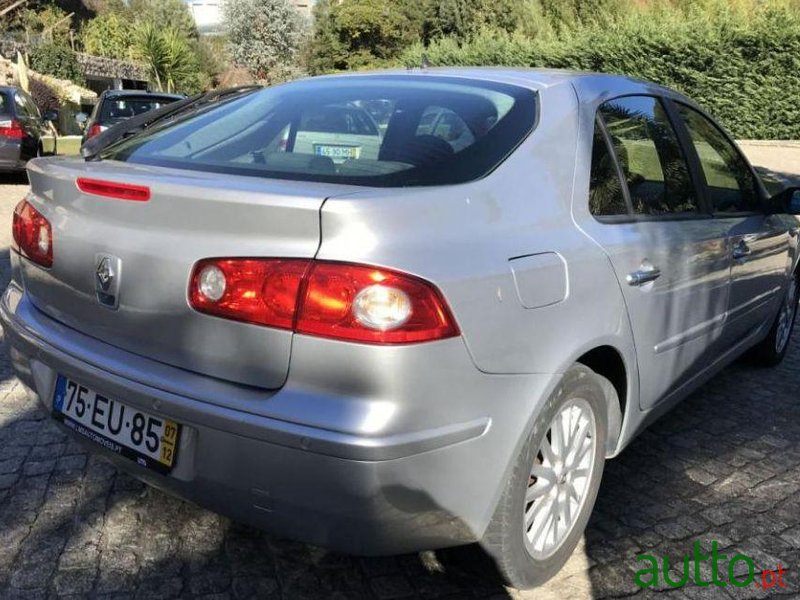 2007' Renault Laguna 2.0 Dci Initiale photo #2