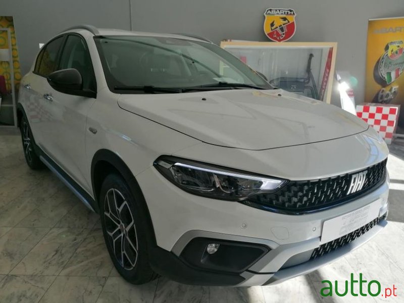 2021' Fiat Tipo Cross photo #1