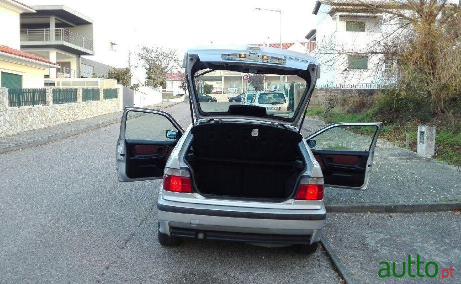 1999' BMW 318 Tds photo #2