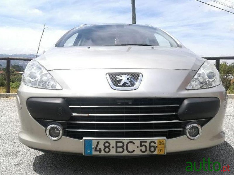 2006' Peugeot 307 Sw photo #2