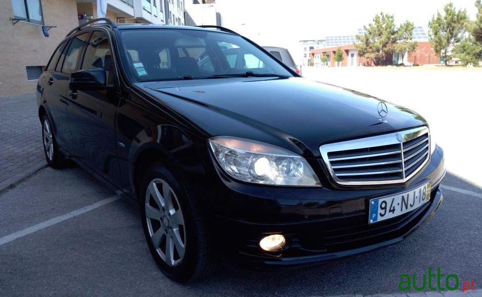 2009' Mercedes-Benz C-220 photo #1