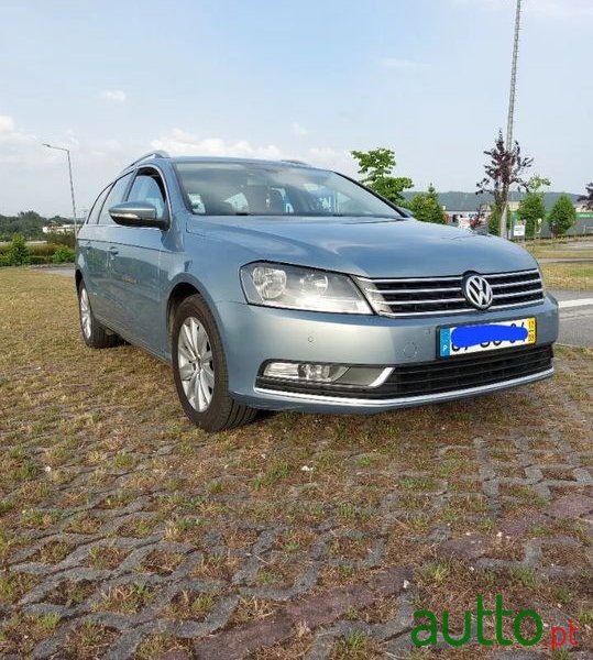 2012' Volkswagen Passat Variant photo #1