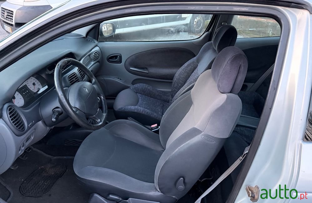 1999' Renault Mégane Coupe photo #4