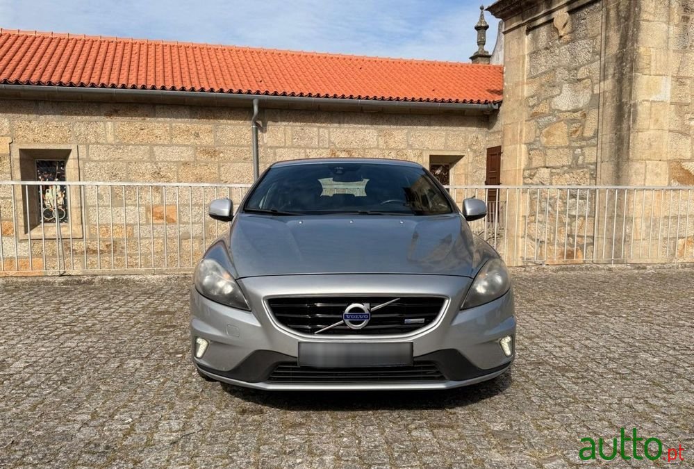 2015' Volvo V40 photo #2