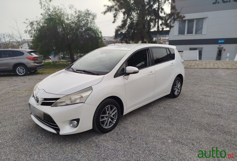 2015' Toyota Verso photo #6