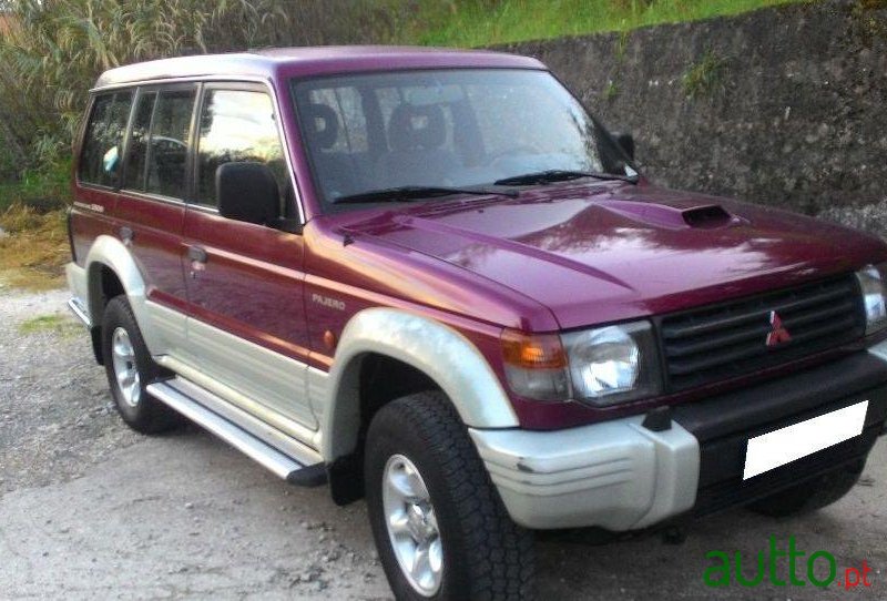 2000' Mitsubishi Pajero photo #1